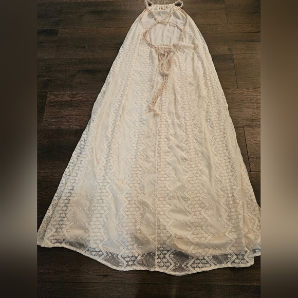 Everleigh Cream Lace Maxi Dress - Picture 11 of 16